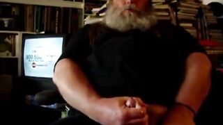 Horny Daddy Bear strokes and creampies himself to orgasmic delight