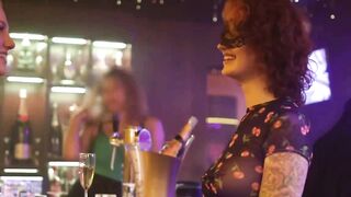 Les Amis D'une Nuit - Girl-on-girl Lesbian Orgy with Hot Blonde Babes