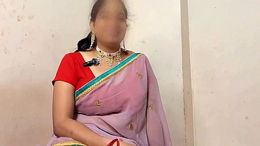 Village Lusty Bhabhi seduces Horny Devar by dropping her Pallu, Devar-Bhabhi
