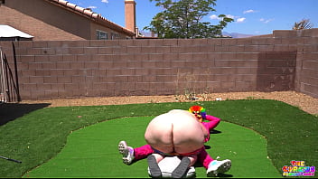 Julie Ginger Sucking Major Clown Dick After Losing A Game Of Mini Golf LMAO