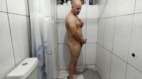 fui espiar o jack no banho e peguei no flagra batendo uma nao aguentei e ele teve que me foder