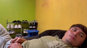 Pollo quer&iacute_a su estrenada y adem&aacute_s cocina ?  no solo su comida sabe rica, tambi&eacute_n el