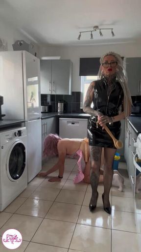 Sissy Scrubber (Part 2) @TFrillyknicks