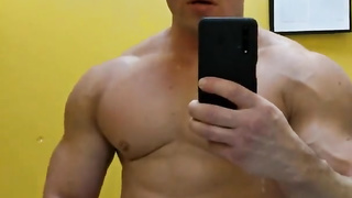 Muscle Fellow Wank off and Spunk in the Gym Service Guest Room