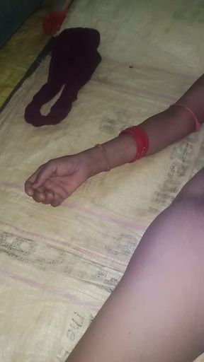 I Fingered My Wife&#039;s Pussy and Took Out the Water