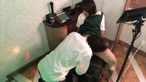 大学生カラオケ店員と室内ねっとりsex