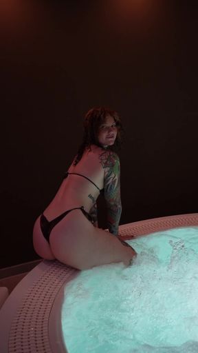Amateur goth GF flaunts big tits and tight ass
