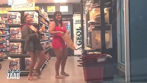 aprontando na rua paramos num mercado 24h e as safadas ficaram peladinhas com um monte de gente passando - nicoly mattos - fanny prado official - myke brazil