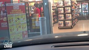 aprontando na rua paramos num mercado 24h e as safadas ficaram peladinhas com um monte de gente passando - nicoly mattos - fanny prado official - myke brazil