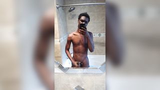 Watch Dblue095 masturbate in a mirror and get off on black cocks - unbalanced!