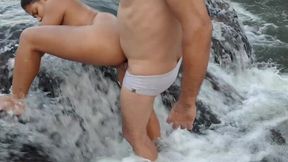 tigresa vip da o cuzinho na cachoeira