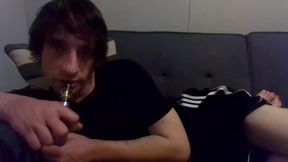 Pretty Feet and Nails, Vaping