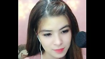 Em g&aacute_i Việt Hot Uplive