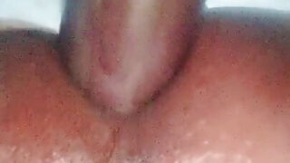 Una MILF india madura y aficionada se masturba sola hasta el ano.