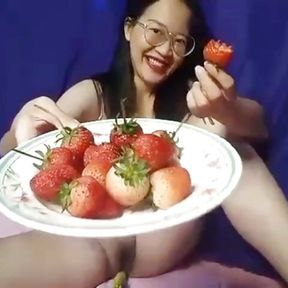 Asian super sexy nude show pussy and eat strawberry 1