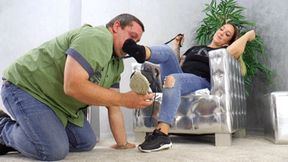 This is how the hottest feet scent smells