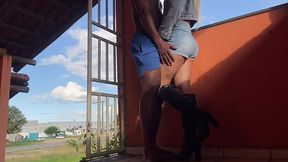 BBC FUDENDO A SAFADA NA BEIRA DA ESTRADA MOVIMENTADA BAREBACK