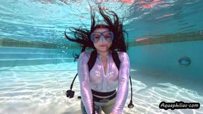 Aquaphilias- Harley Jayde- She completes her SCUBA Refresher training in Leohex