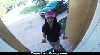 Kimber Woods' Big Tip: POV Pizza Delivery Gets Very Intimate