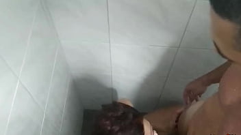 Sindica do predio reclama ap&oacute_s gritos no banheiro