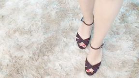 Showing Off My Perfect Feet in HEELS!