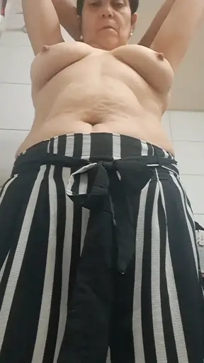 Dirty & Wet Mature Mom's Vagina Needs Washing