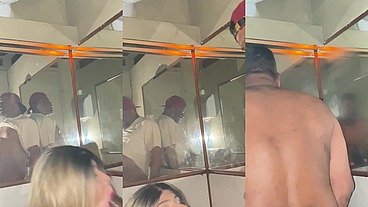 Mamando segurança da boate para não pagar entrada sem tarjas