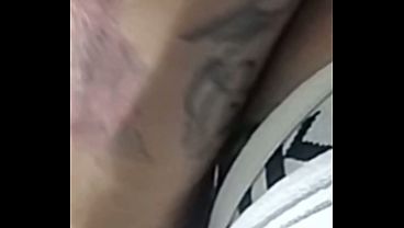 Tatuagem na bunda virou foda sem limites