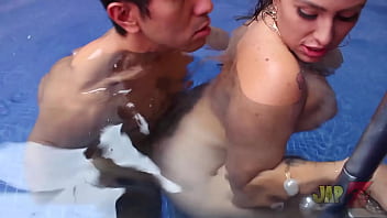 Cibele Pacheco and Liu Gang fucking at the pool