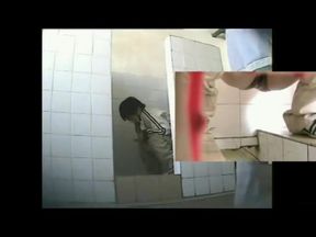 Amateur babes stretch legs showing nubs on piss cam