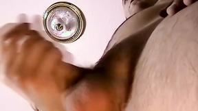 ”Straight guy Jake faps his prick & splashes on the camera”