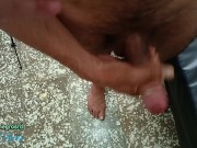 Pongo a mi amigo en cuatro y luego termino viniendo me en su culo.