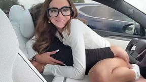 Cute in glasses gives her head and gets fucked during driving