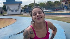 a gostosa foi treinar e depois foi pra casa ganhar porra no cuzinho