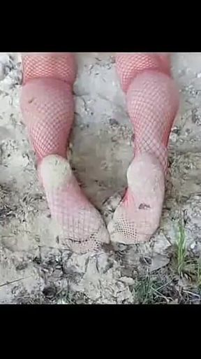 Dirty feet - part 1