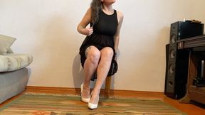 white high-heeled shoes mo