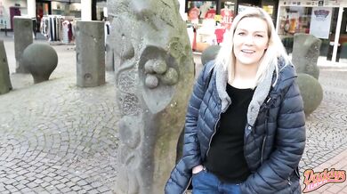 Watch her cum in public with her daddy’s toy