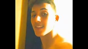 Rafael dan&ccedil_ando de pau duro