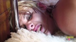 Sexy corporate babe seeks simultaneous DP by two rugged studs