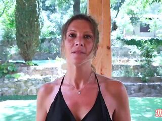 Sexually excited cougars Milena and Ashley share a worthwhile weenie