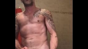 Solo Norik ropes his balls