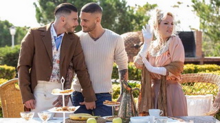 Time traveler's explicit action in the 1820s