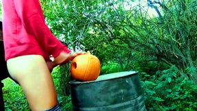 Twink Is Fucking a Pumpkin and Eating Own Creampie in the Garden