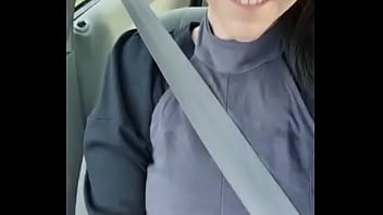 Jours 5 : doigtage et godage dans la voiture 8mn de bonheur