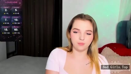 Pretty chubby booty and busty blonde teen show