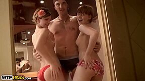 Aspen Richardsen In Naked Girls Party In A Sauna