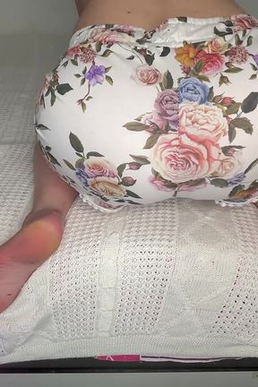 Floral Granny Panties Fart Session