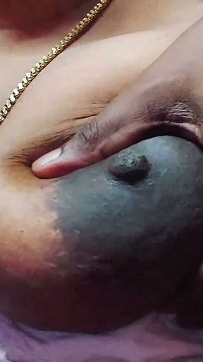 Beautiful Bhabhi Alone in Home Private Sex