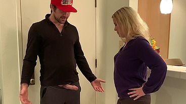 Stepmom welcomes home and pleases stepson