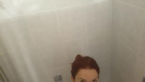 petit coucou sous la douche, bisous les loulous